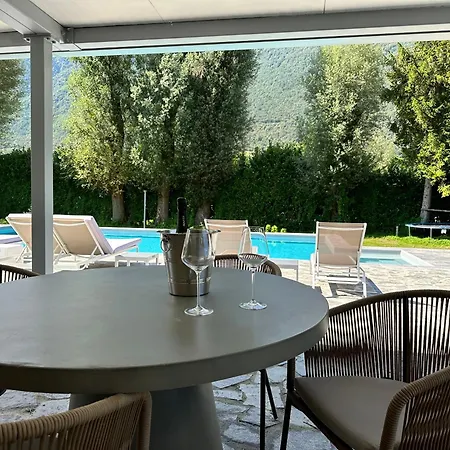Romantica Idro Villa